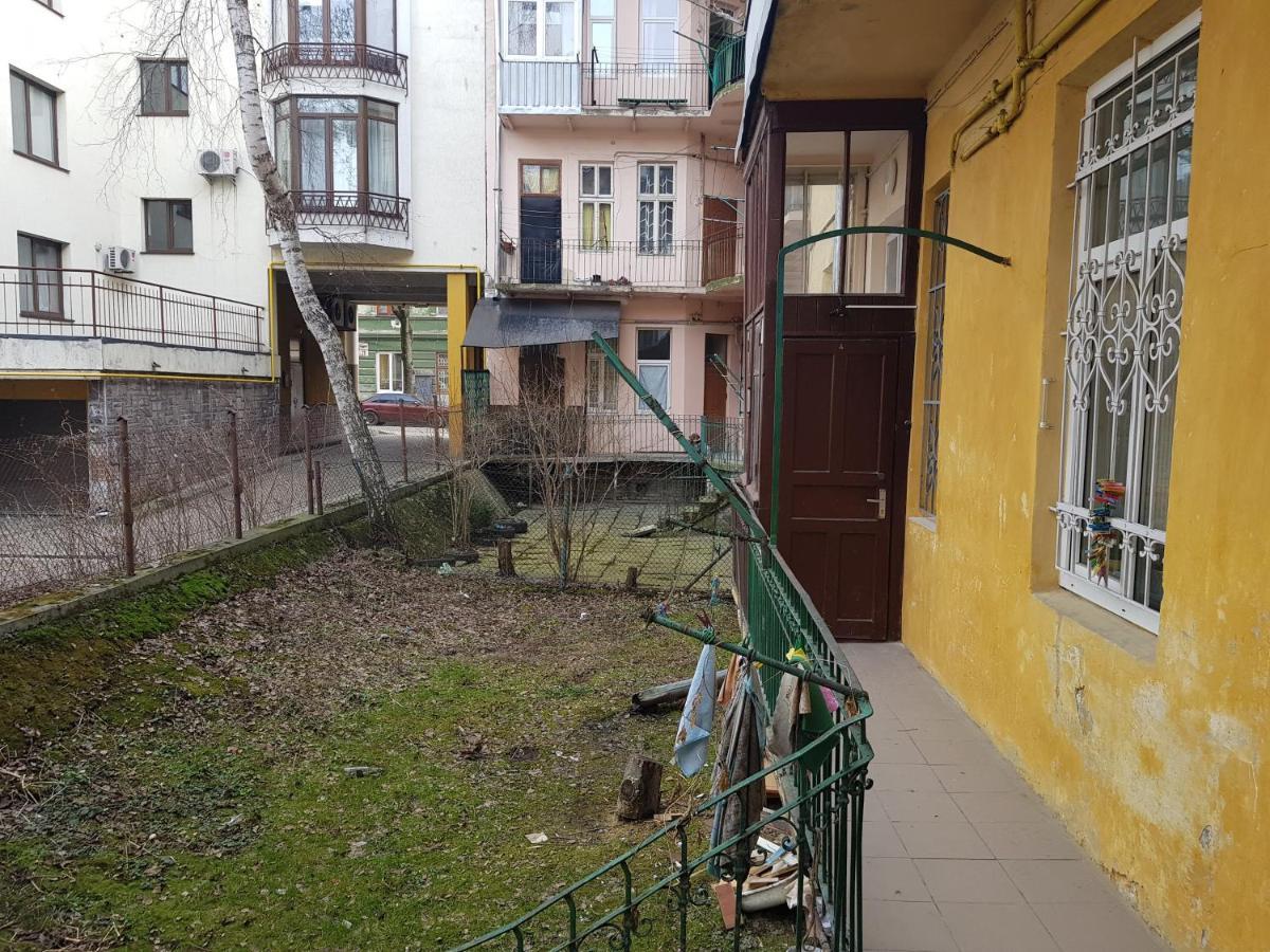 Зручна І Комфортна Квартира Недалеко Від Вокзалу І Центру Міста Lviv Luaran gambar