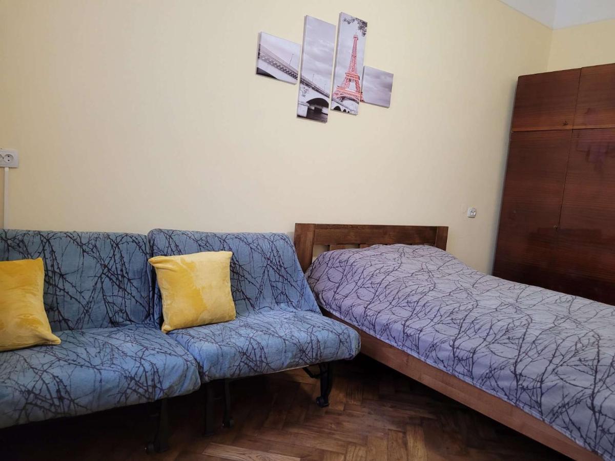 Зручна І Комфортна Квартира Недалеко Від Вокзалу І Центру Міста Lviv Luaran gambar